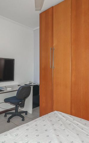 Casa à venda com 246m², 5 quartos e 2 vagas Casa à venda com 246m², 5 quartos e 2 vagasQuarto 5