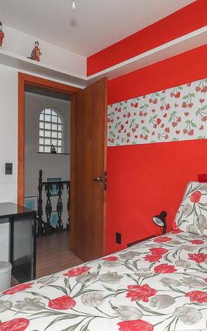Casa à venda com 246m², 5 quartos e 2 vagas Casa à venda com 246m², 5 quartos e 2 vagasQuarto 2