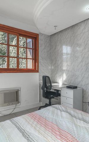 Casa à venda com 246m², 5 quartos e 2 vagas Casa à venda com 246m², 5 quartos e 2 vagasQuarto 4