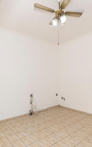 Casa de condomínio à venda com 190m², 4 quartos e 2 vagas Casa de condomínio à venda com 190m², 4 quartos e 2 vagasCasa 1º andar - Sala
