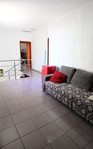 Casa de condomínio à venda com 247m², 5 quartos e 2 vagas