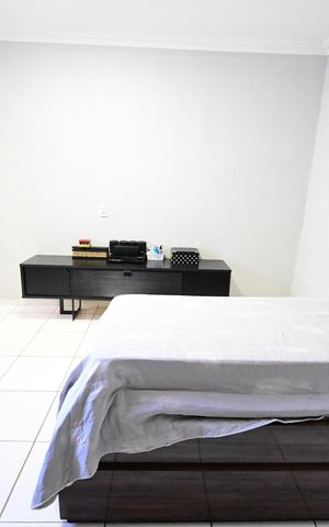 Casa de condomínio à venda com 247m², 5 quartos e 2 vagas