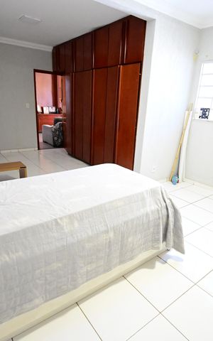 Casa de condomínio à venda com 247m², 5 quartos e 2 vagas