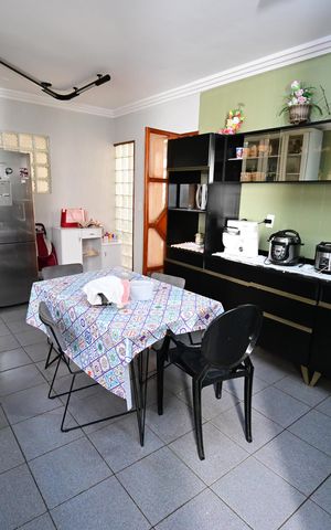 Casa de condomínio à venda com 247m², 5 quartos e 2 vagas