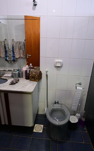 Casa de condomínio à venda com 247m², 5 quartos e 2 vagas
