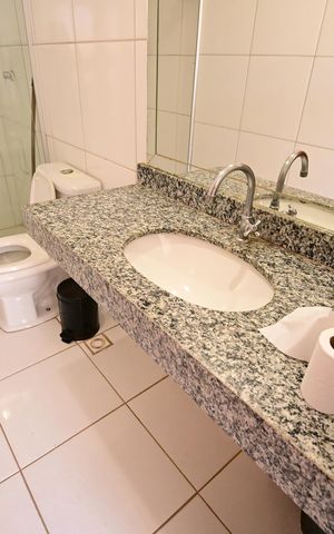 Casa de condomínio à venda com 247m², 5 quartos e 2 vagas