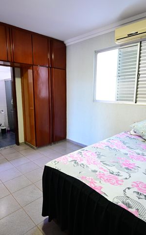 Casa de condomínio à venda com 247m², 5 quartos e 2 vagas