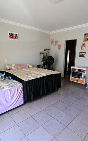 Casa de condomínio à venda com 247m², 5 quartos e 2 vagas