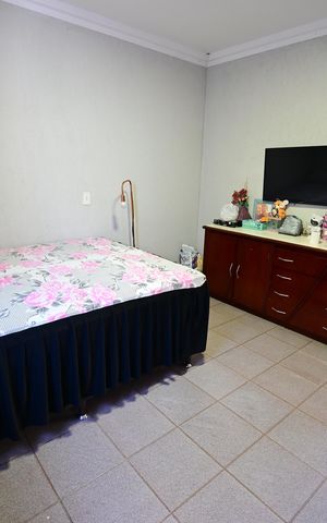 Casa de condomínio à venda com 247m², 5 quartos e 2 vagas