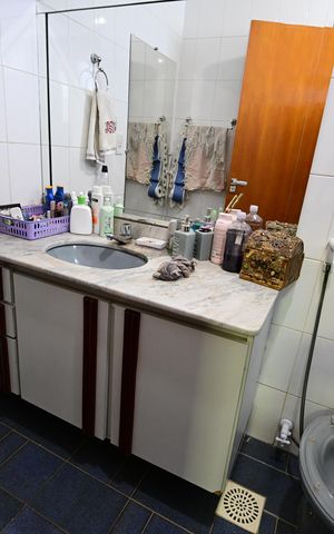 Casa de condomínio à venda com 247m², 5 quartos e 2 vagas