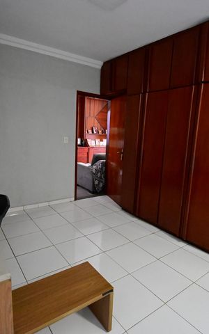 Casa de condomínio à venda com 247m², 5 quartos e 2 vagas