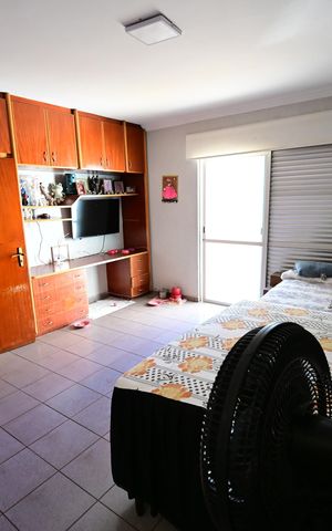 Casa de condomínio à venda com 247m², 5 quartos e 2 vagas