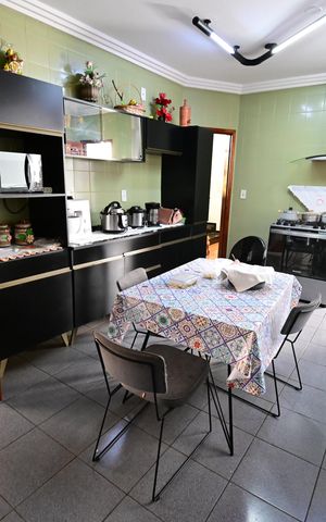 Casa de condomínio à venda com 247m², 5 quartos e 2 vagas