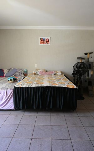 Casa de condomínio à venda com 247m², 5 quartos e 2 vagas