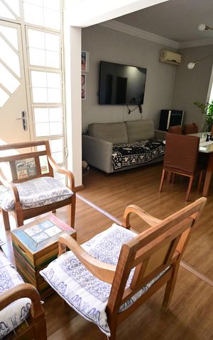 Casa de condomínio à venda com 247m², 5 quartos e 2 vagas