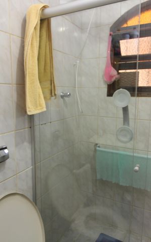 Casa à venda com 180m², 2 quartos e 1 vagaBanheiro 2