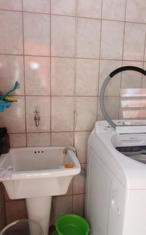 Casa à venda com 180m², 2 quartos e 1 vagaÁrea de Serviço