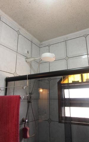 Casa à venda com 180m², 2 quartos e 1 vagaBanheiro 1