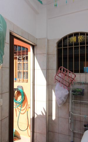 Casa à venda com 180m², 2 quartos e 1 vagaÁrea de Serviço