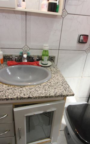 Casa à venda com 180m², 2 quartos e 1 vagaBanheiro 1