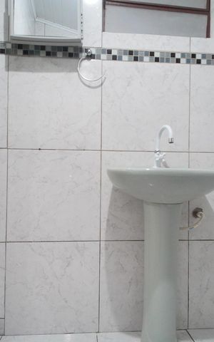Casa para alugar com 52m², 2 quartos e 1 vagaBanheiro