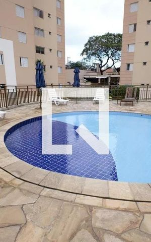 Apartamento para alugar com 76m², 3 quartos e 1 vaga Apartamento para alugar com 76m², 3 quartos e 1 vagaÁrea comum - Piscina