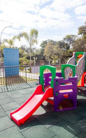 Apartamento para alugar com 45m², 2 quartos e 1 vaga Apartamento para alugar com 45m², 2 quartos e 1 vagaÁrea comum - Playground