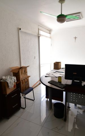 Casa para alugar com 900m², 4 quartos e sem vagaEscritório