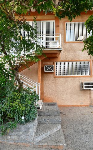 Casa para alugar com 900m², 4 quartos e sem vagaFachada