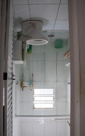 Casa à venda com 135m², 6 quartos e 2 vagasBanheiro