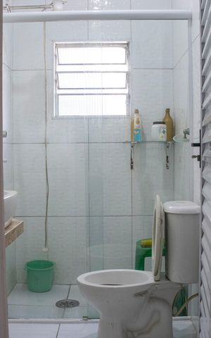 Casa à venda com 135m², 6 quartos e 2 vagasBanheiro