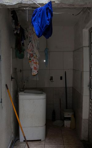 Casa à venda com 135m², 6 quartos e 2 vagasÁrea de Serviço 2