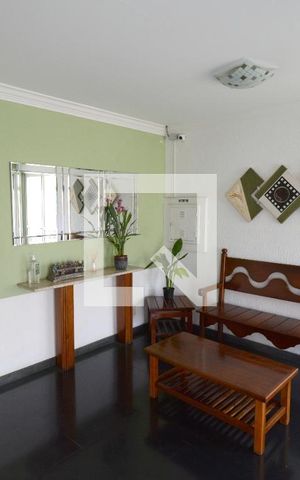 Apartamento à venda com 84m², 2 quartos e 2 vagasHall social