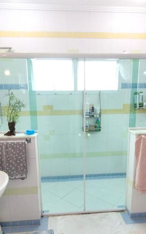 Casa para alugar com 271m², 3 quartos e 4 vagas Casa para alugar com 271m², 3 quartos e 4 vagasBanheiro social