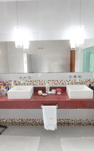 Casa para alugar com 271m², 3 quartos e 4 vagas Casa para alugar com 271m², 3 quartos e 4 vagasBanheiro da suíte