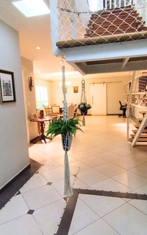 Casa para alugar com 271m², 3 quartos e 4 vagas Casa para alugar com 271m², 3 quartos e 4 vagasSala