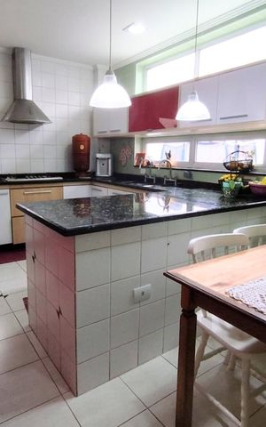 Casa para alugar com 271m², 3 quartos e 4 vagas Casa para alugar com 271m², 3 quartos e 4 vagasCozinha