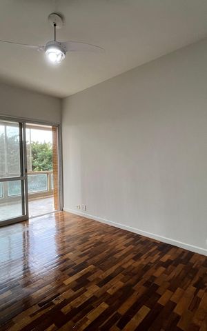 Apartamento à venda com 102m², 2 quartos e 1 vaga Apartamento à venda com 102m², 2 quartos e 1 vagaSuíte