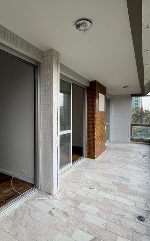 Apartamento à venda com 102m², 2 quartos e 1 vaga Apartamento à venda com 102m², 2 quartos e 1 vagaVaranda