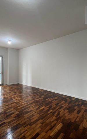Apartamento à venda com 102m², 2 quartos e 1 vaga Apartamento à venda com 102m², 2 quartos e 1 vagaSala