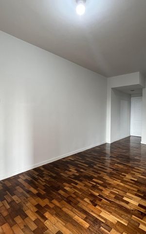 Apartamento à venda com 102m², 2 quartos e 1 vaga Apartamento à venda com 102m², 2 quartos e 1 vagaSala