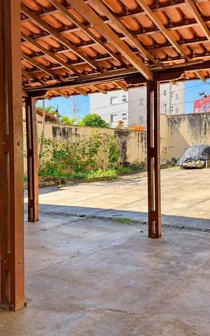 Casa para alugar com 386m², 3 quartos e 15 vagas Casa para alugar com 386m², 3 quartos e 15 vagasÁrea externa