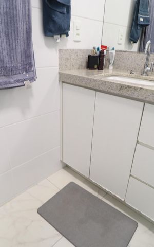 Apartamento para alugar com 77m², 2 quartos e 2 vagasBanheiro do Quarto 2