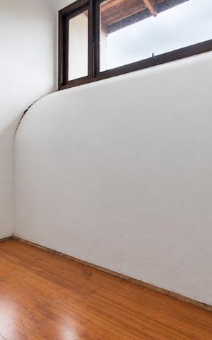 Casa de condomínio à venda com 239m², 3 quartos e 2 vagasCorredor