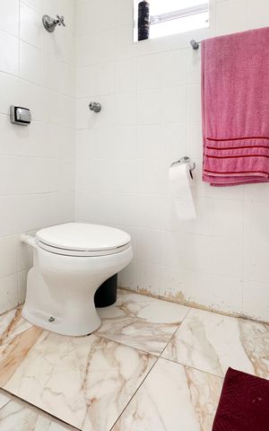 Casa à venda com 116m², 2 quartos e 2 vagas Casa à venda com 116m², 2 quartos e 2 vagasBanheiro Social