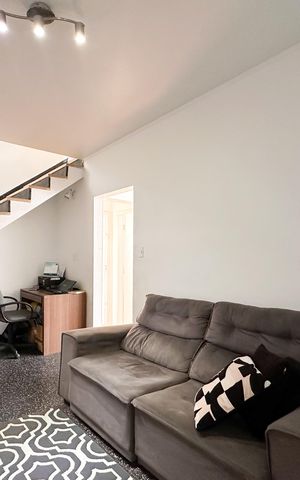 Casa à venda com 116m², 2 quartos e 2 vagas Casa à venda com 116m², 2 quartos e 2 vagasSala