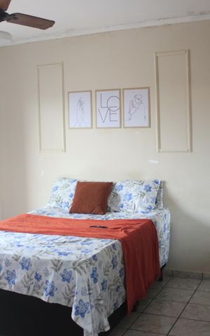 Casa à venda com 200m², 3 quartos e 2 vagasSuíte