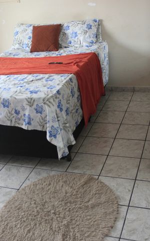 Casa à venda com 200m², 3 quartos e 2 vagasSuíte