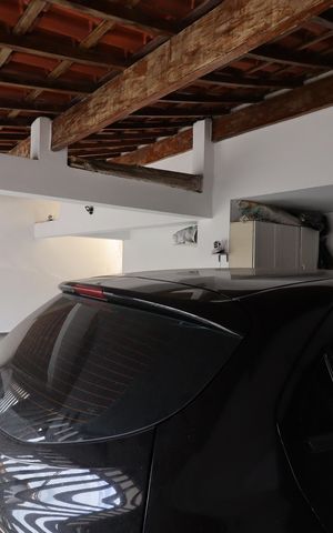Casa à venda com 250m², 3 quartos e 3 vagasGaragem