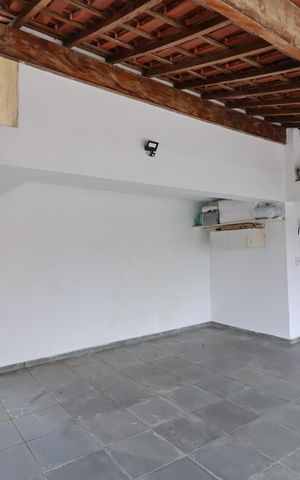 Casa à venda com 250m², 3 quartos e 3 vagasGaragem